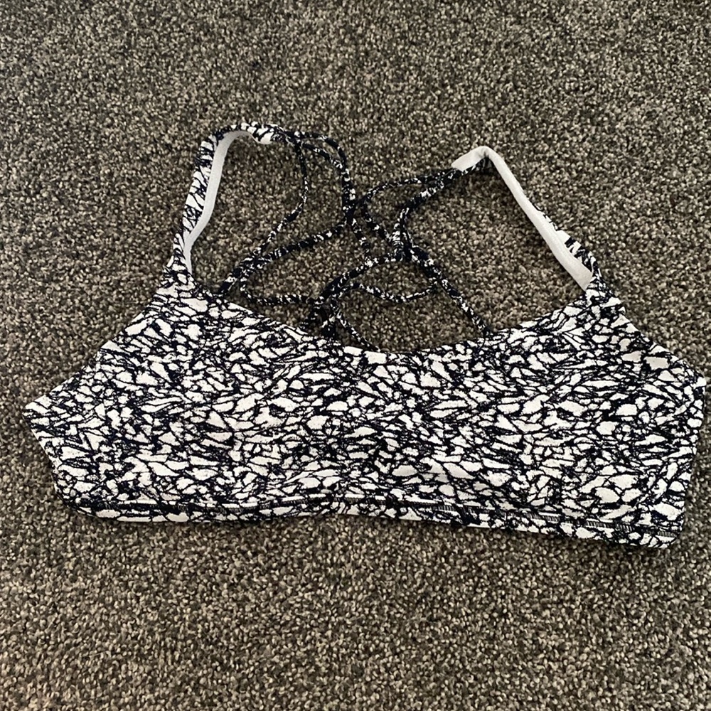 Lululemon Free to be Zen Bra